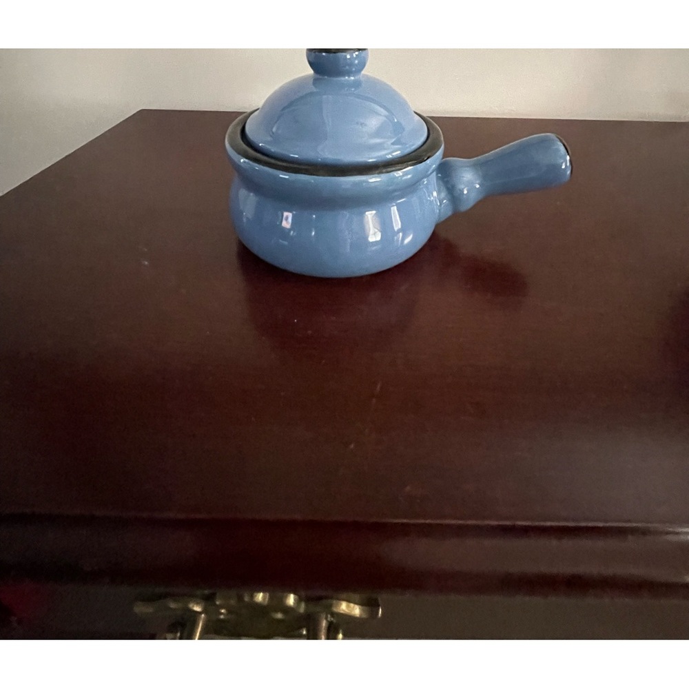 Vintage Pottery Soup Bowls w/Lid. Set of 4. Excellent Condition. #1024.
